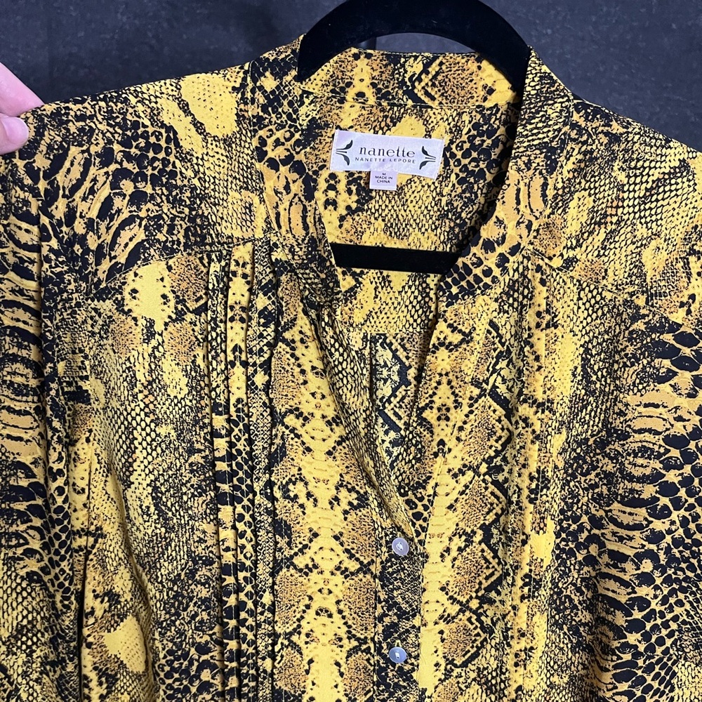 Nanette Lepore Snakeskin Print Button Down Top Size Medium - Picture 12 of 12
